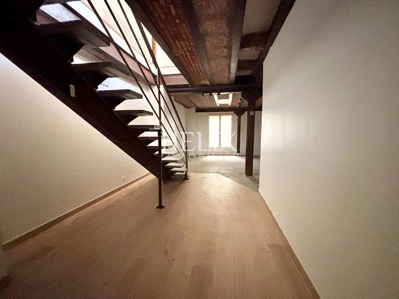 Appartement - 181 m² - 6 pièces