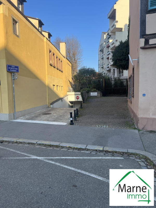 Parking / Garage - 12 m²