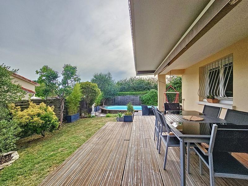 Maison traditionnelle - 157 m² - 6 pièces