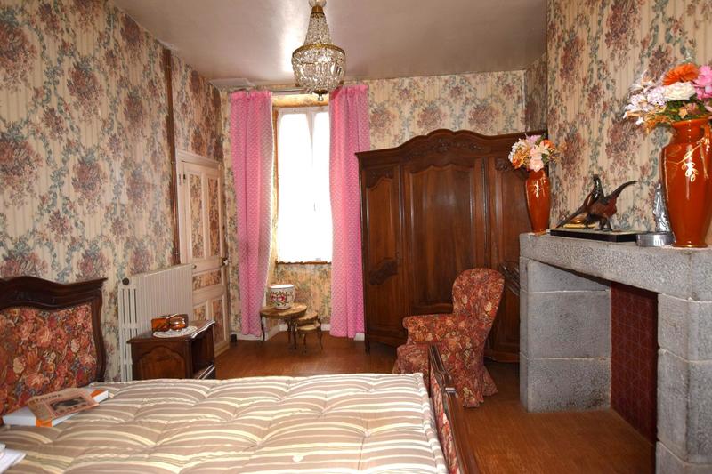 Maison - 240 m² - 10 pièces