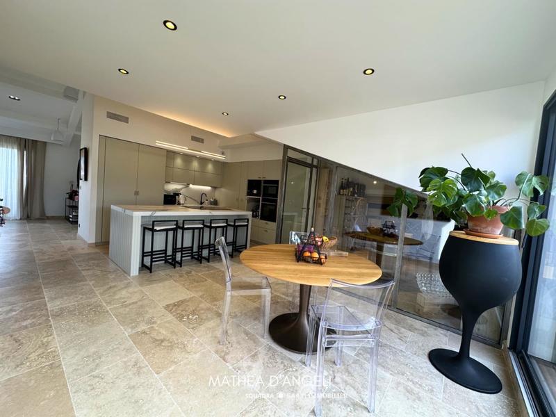 Appartement - 155 m² - 4 pièces