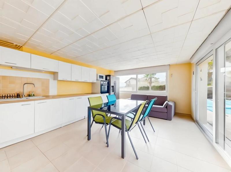 Maison - 180 m² - 7 pièces