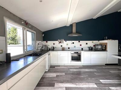 Maison - 227 m² - 7 pièces