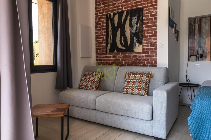 Maison traditionnelle - 266 m² - 11 pièces