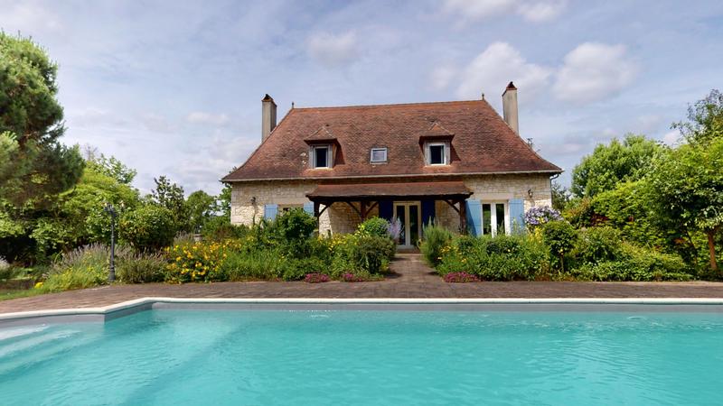 Maison traditionnelle - 140 m² - 5 pièces