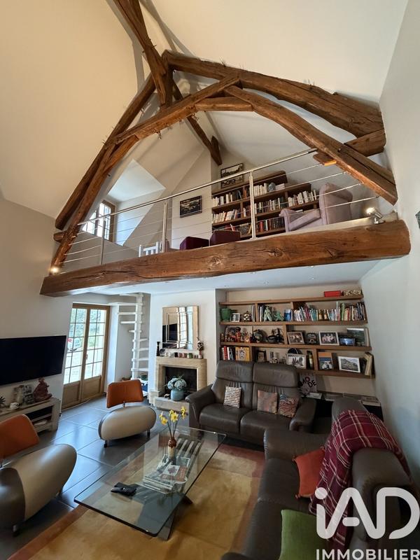 Maison - 245 m² - 9 pièces