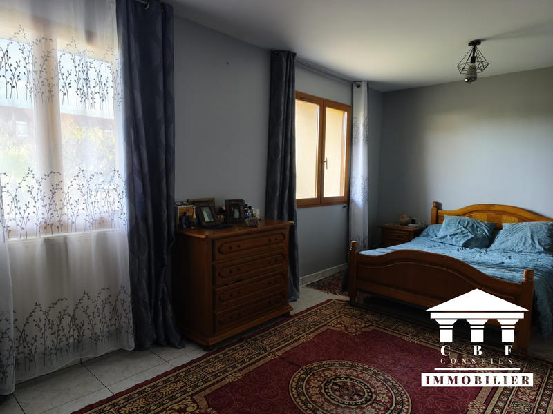 Maison - 178 m² - 9 pièces