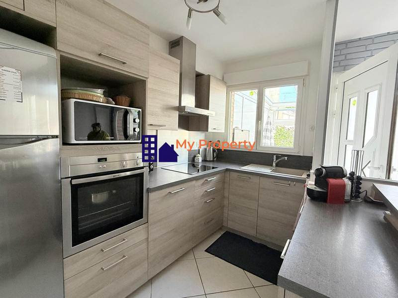 Maison - 98 m² - 6 pièces