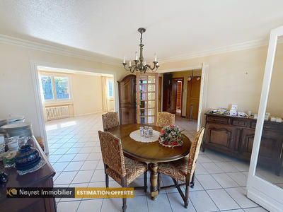 Maison - 140 m² - 6 pièces