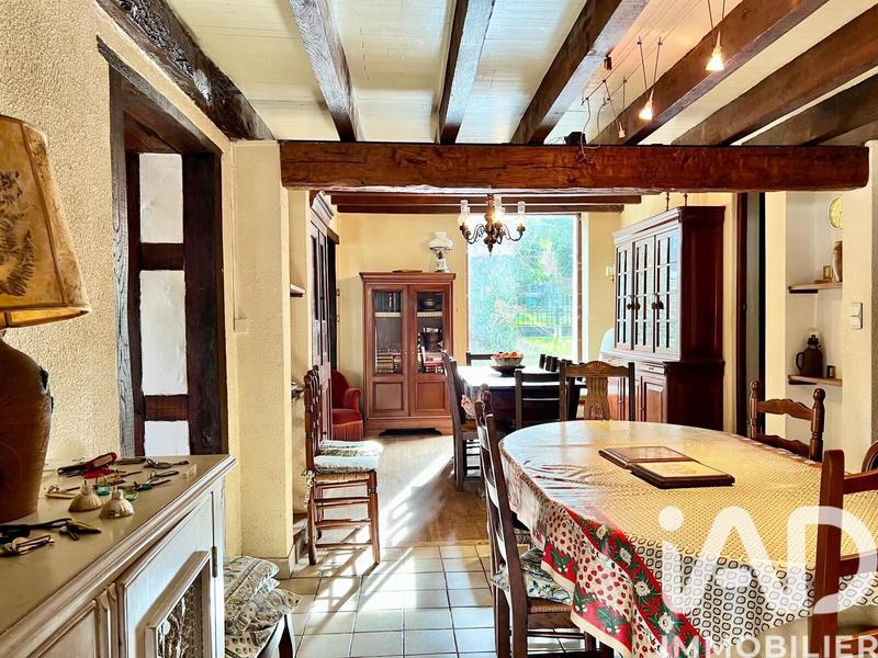 Maison - 208 m² - 9 pièces