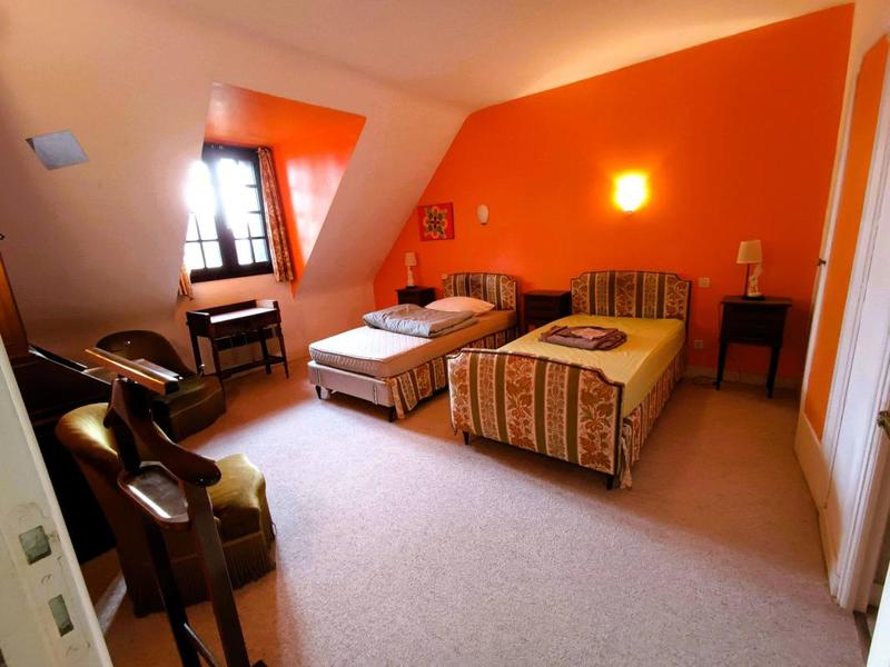 Maison - 205 m² - 5 pièces