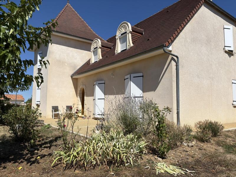 Maison traditionnelle - 173 m² - 5 pièces