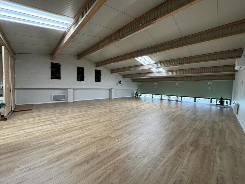 Bureau - 247 m² - 5 pièces