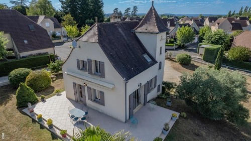 Maison - 144 m² - 8 pièces