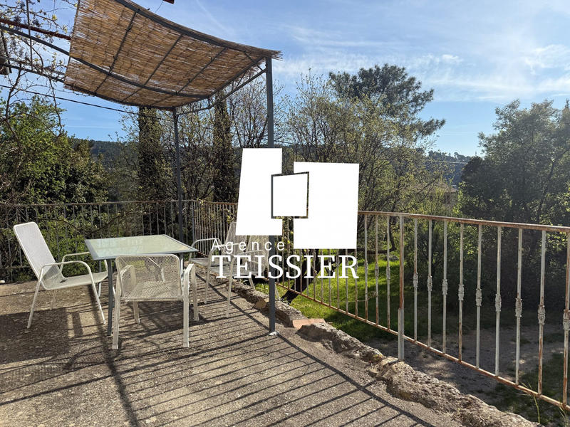 Maison - 216 m² - 12 pièces