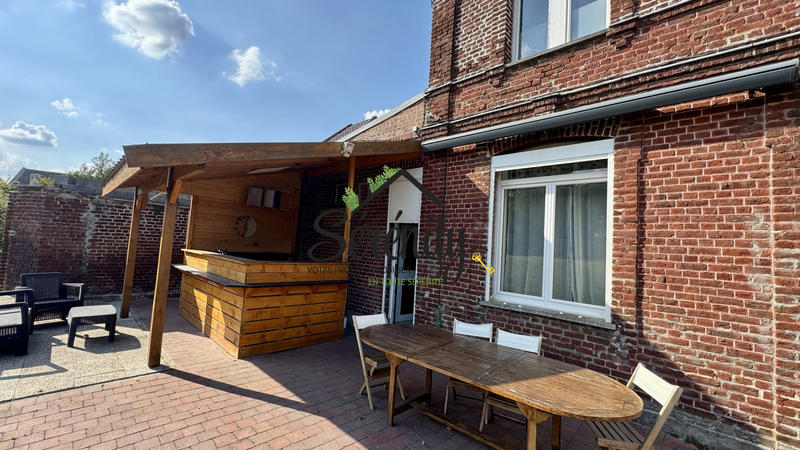 Maison - 180 m² - 8 pièces