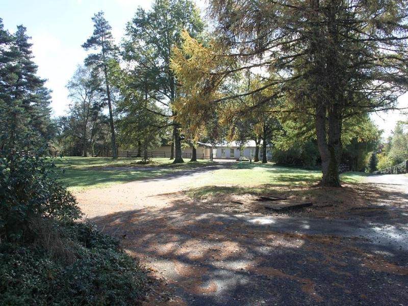 Propriété - 3 700 m² - 70 pièces