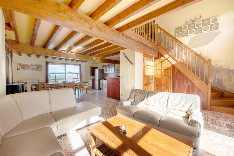 Propriété - 1 721 m² - 30 pièces