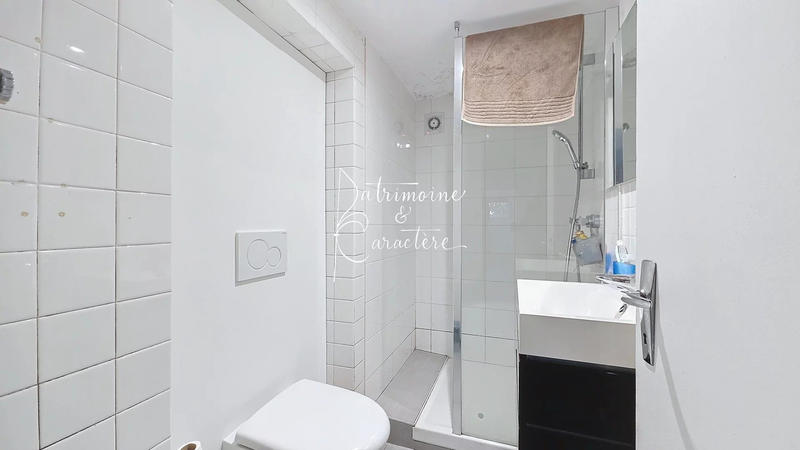 Maison - 215 m² - 9 pièces