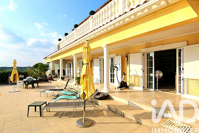 Maison - 300 m² - 7 pièces