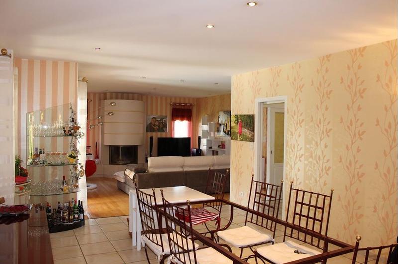 Maison traditionnelle - 165 m² - 6 pièces