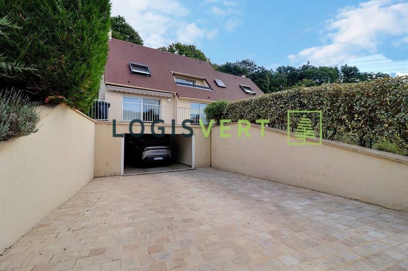 Maison - 198 m² - 8 pièces