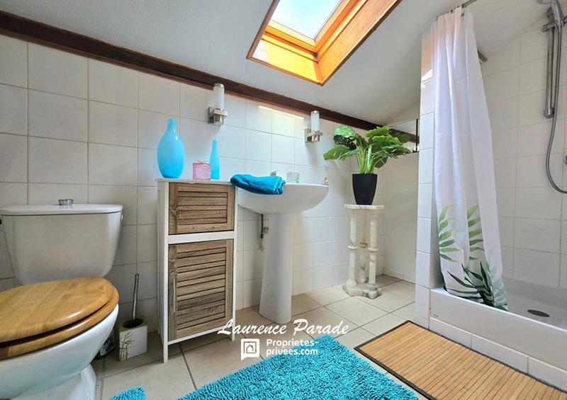 Maison - 201 m² - 7 pièces