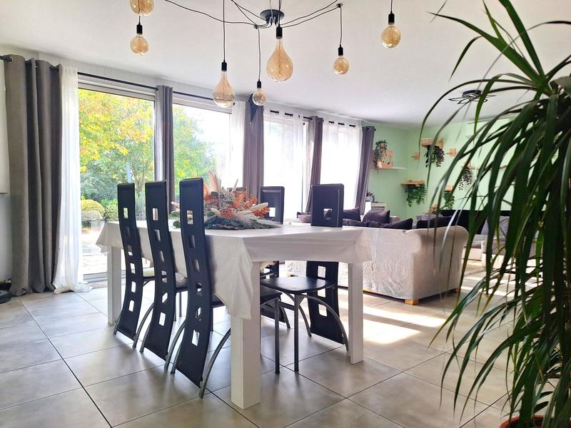 Maison - 180 m² - 7 pièces