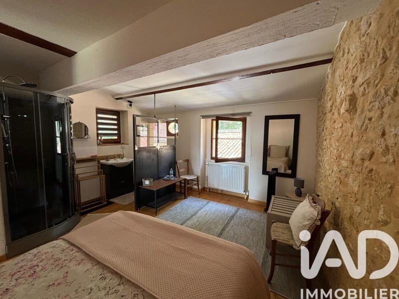 Maison - 230 m² - 6 pièces