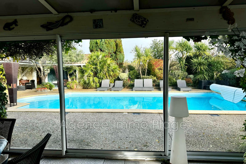 Maison - 325 m² - 10 pièces