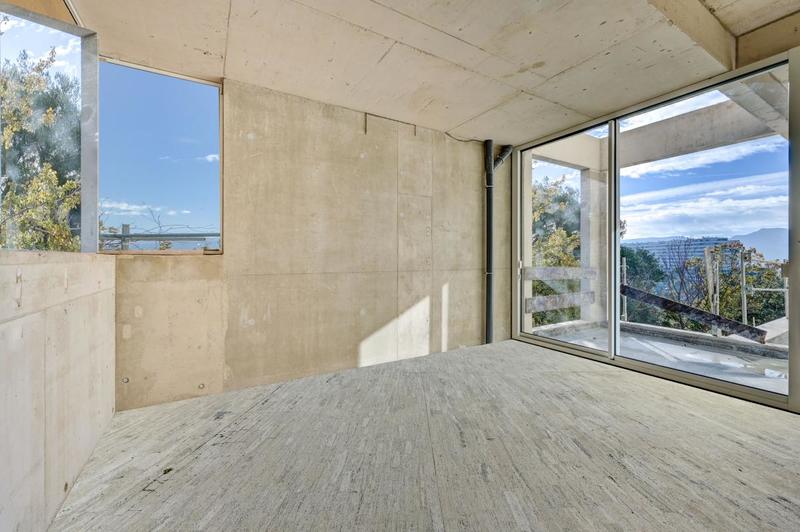 Maison - 250 m² - 5 pièces