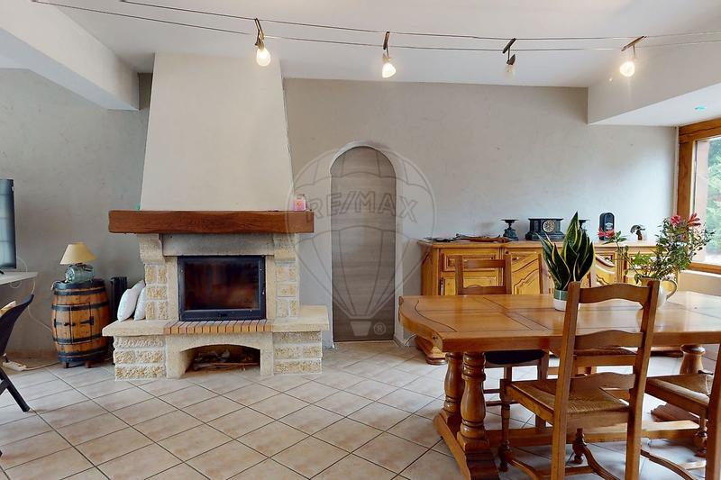 Maison - 157 m² - 7 pièces