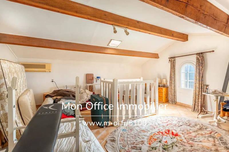 Demeure - 205 m² - 5 pièces