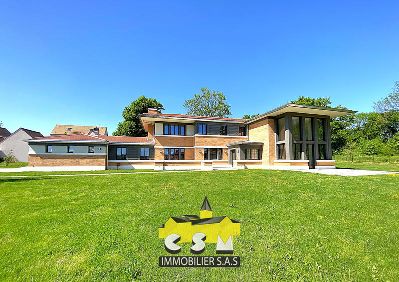 Propriété - 354 m² - 8 pièces