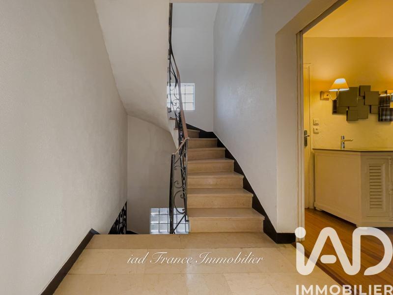 Maison - 264 m² - 8 pièces