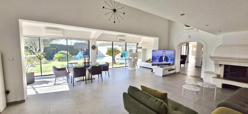 Villa - 287 m² - 5 pièces