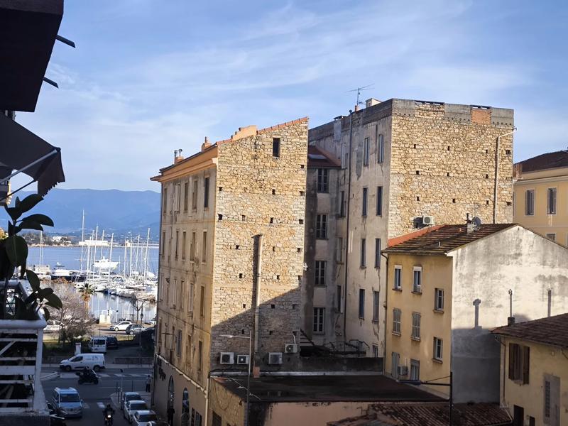 Appartement - 79 m² - 3 pièces