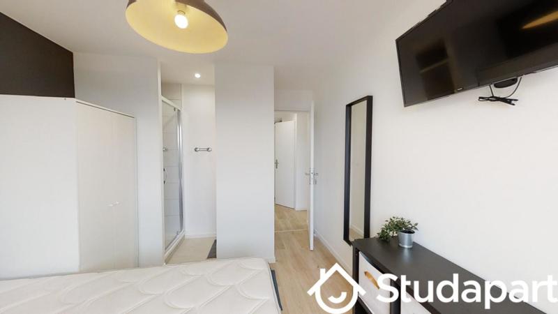 Chambre - 11 m² - 1 pièce