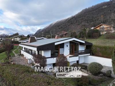 Villa - 214 m² - 6 pièces