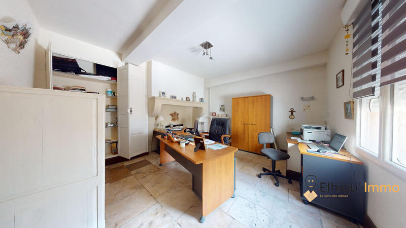 Maison - 287 m² - 8 pièces