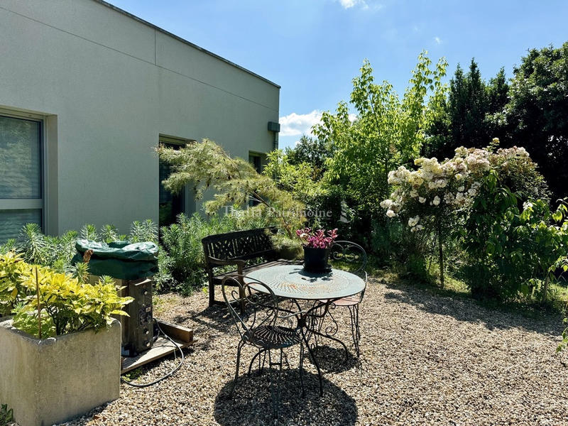 Maison - 220 m² - 7 pièces