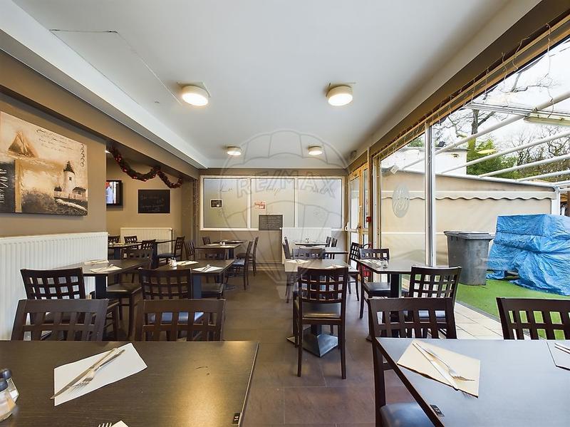Hôtellerie / Restauration - 76 m² - 5 pièces