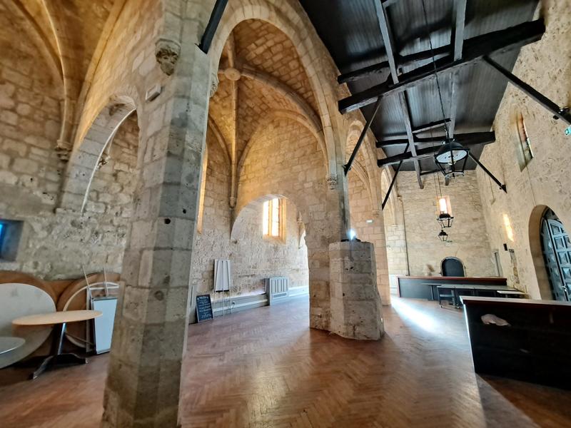 Maison - 718 m² - 8 pièces