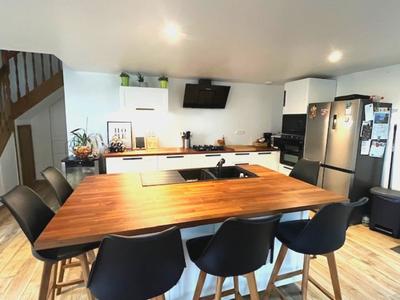 Maison - 170 m² - 7 pièces