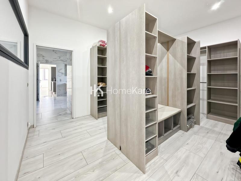 Maison - 224 m² - 6 pièces