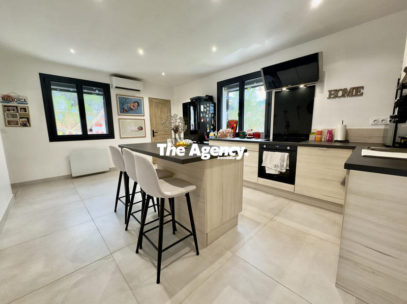 Villa - 203 m² - 9 pièces