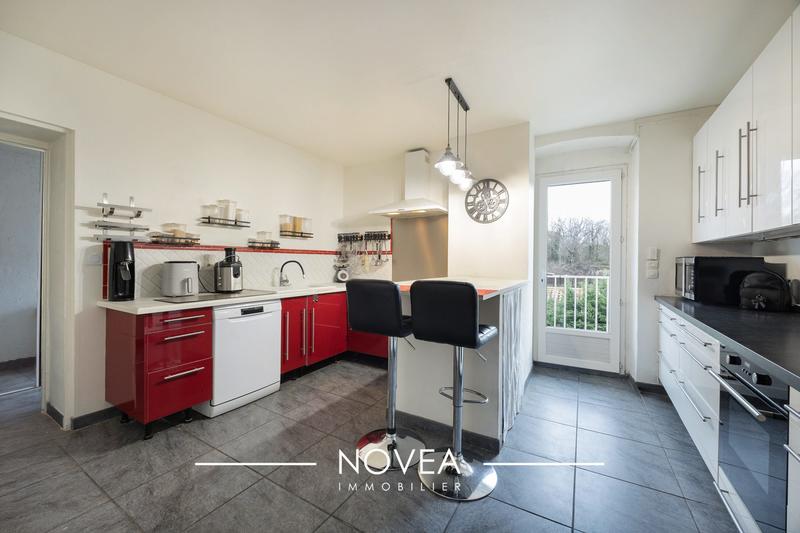 Appartement - 95 m² - 5 pièces