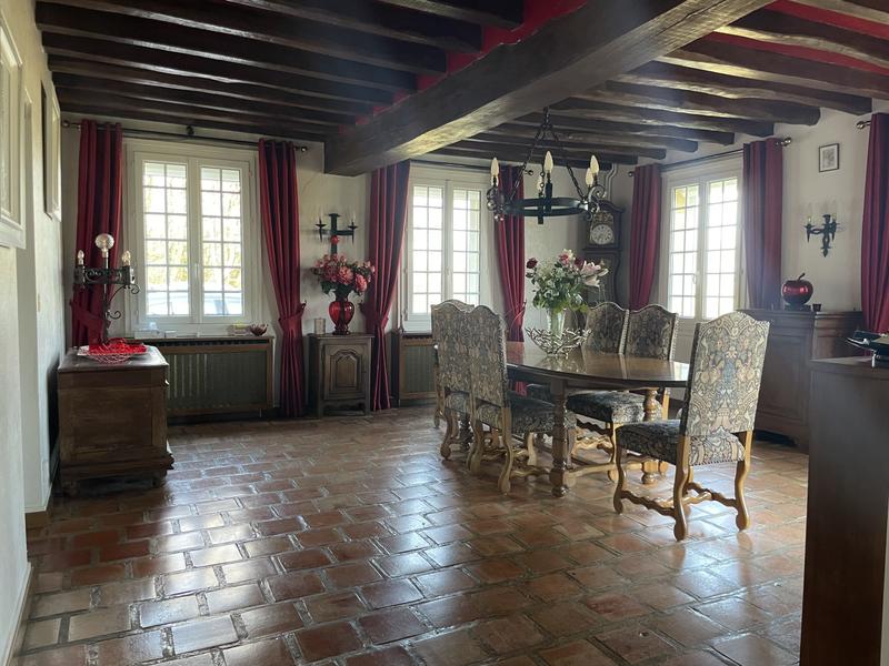 Maison - 225 m² - 8 pièces