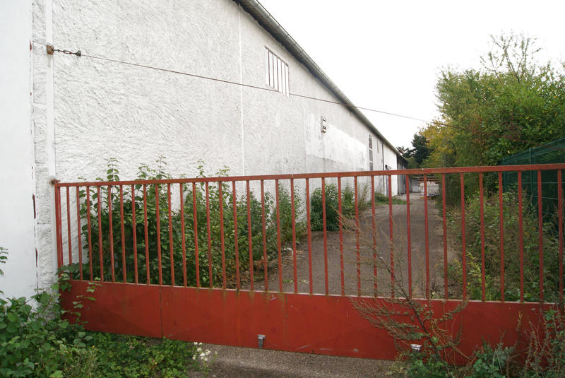 Entrepôt - 1 200 m²