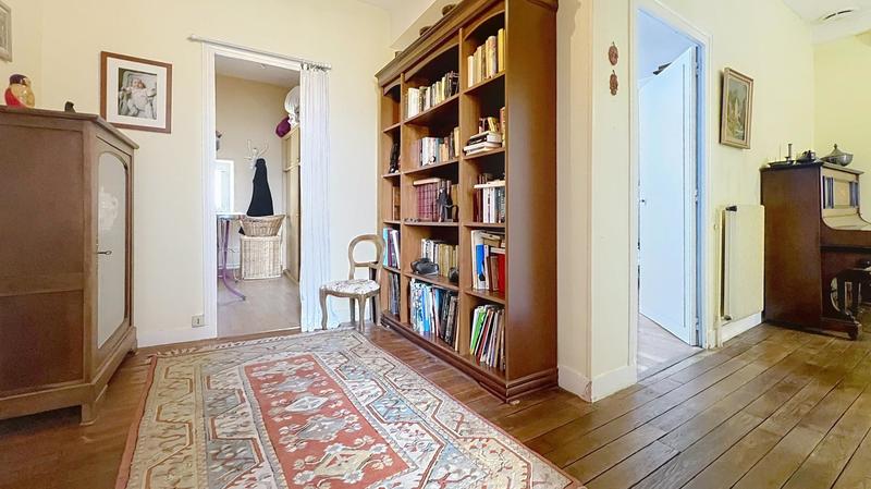 Maison - 208 m² - 8 pièces